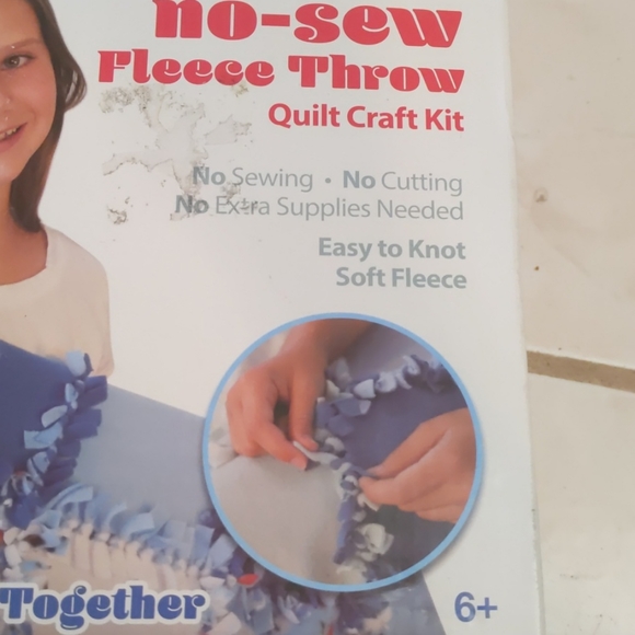 No sew fleece throw - Picture 5 of 7